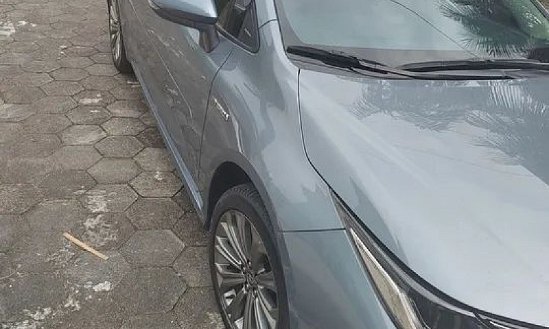 Corolla Altis 1.8 Hy...