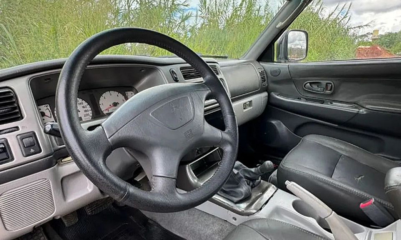 Mitsubishi Pajero Sp...