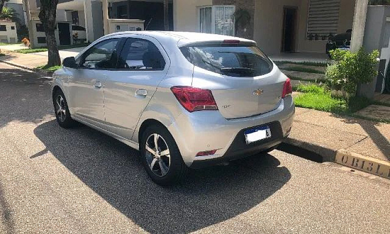 Chevrolet Onix Hatch...