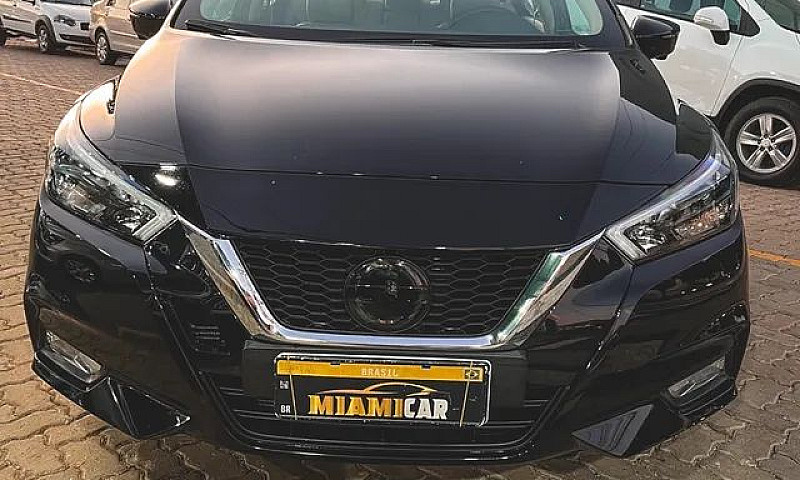 Nissan Versa Exclusi...