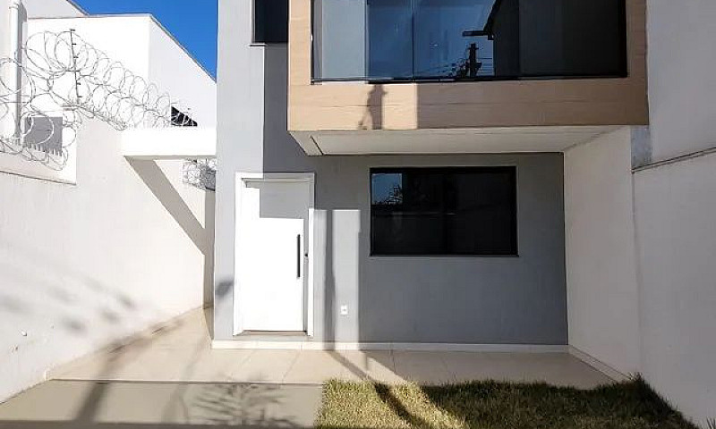Casa A Venda Com Trê...