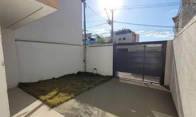 Casa A Venda Com Trê...