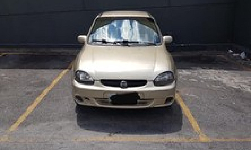 Vende Se Corsa Sedan...