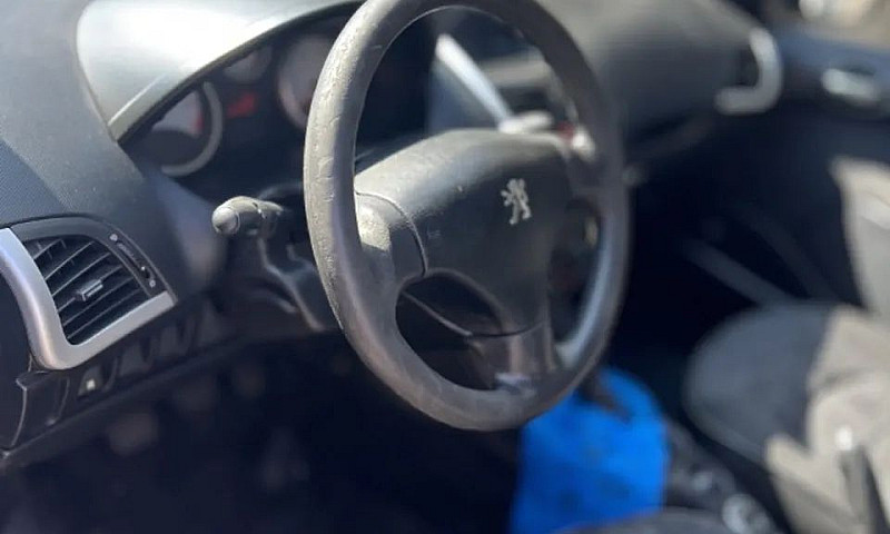 Peugeot 207 Xr Prata...