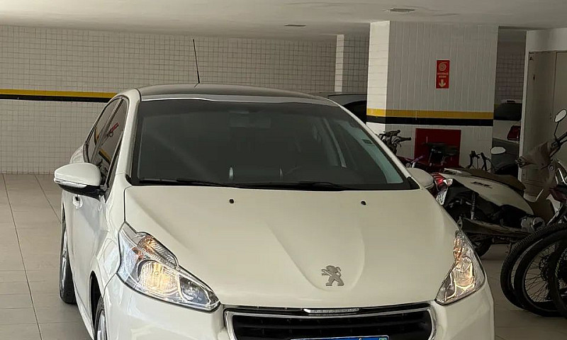Peugeot 208 Allure 1...