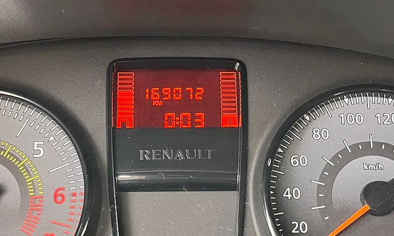 Renault Clio Authent...