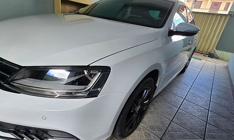 Volkswagen Jetta Com...