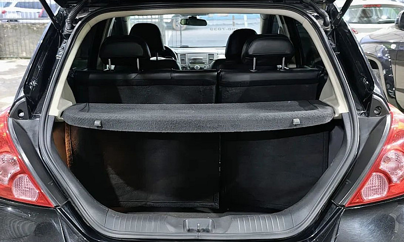 Nissan Tiida Sl 1.8/...
