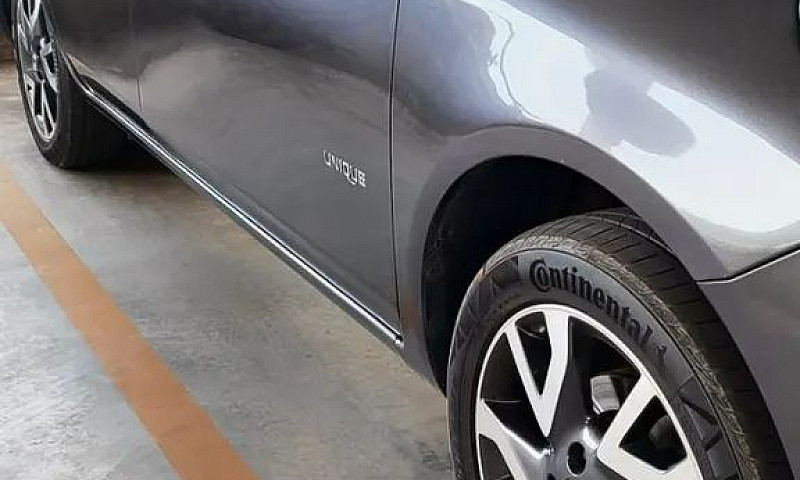 Nissan Versa Unique ...