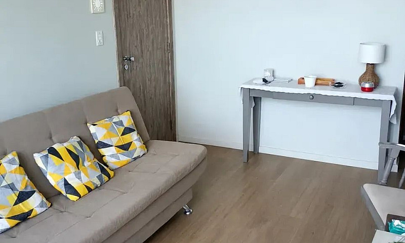 Apt Comfort Feliz Au...