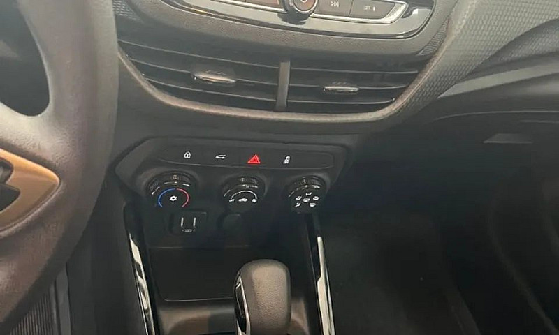 Chevrolet Onix Plus ...