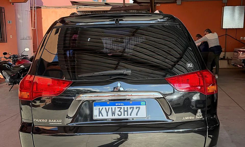 Mitsubishi Pajero Da...