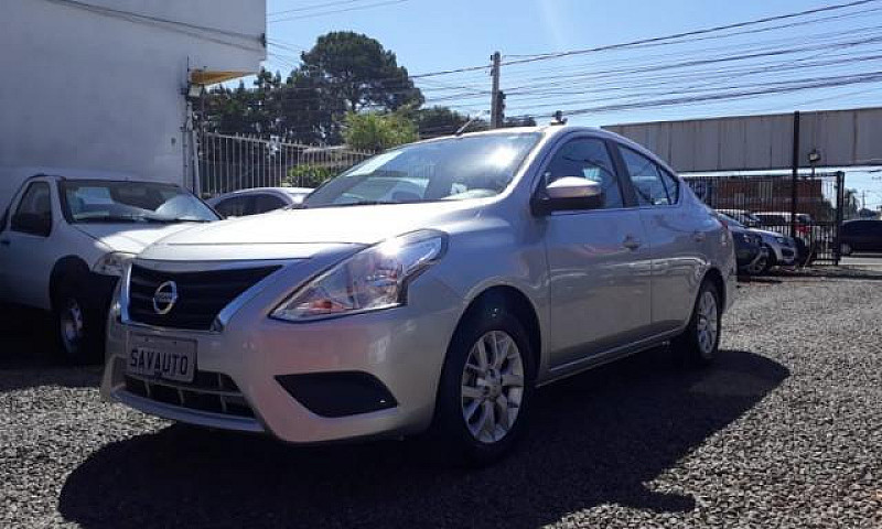 Nissan Versa Versa S...