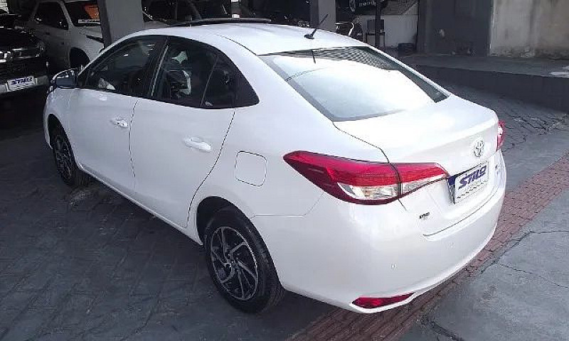 Toyota Yaris Sedan X...