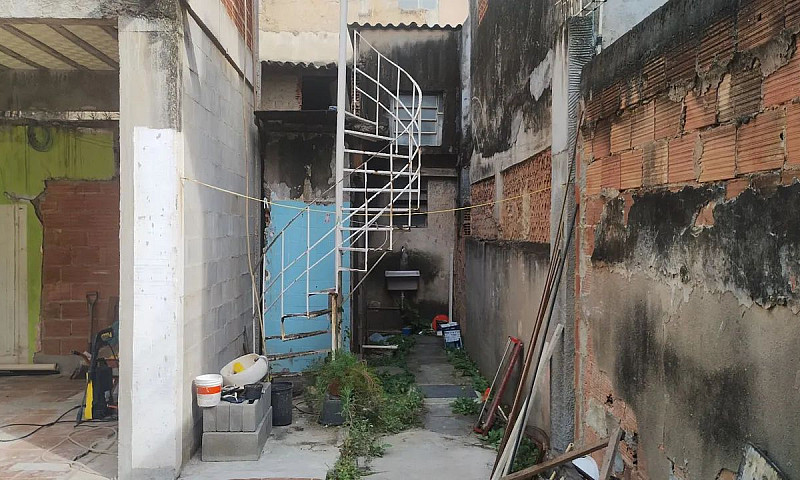 Casa De Frente Pra R...