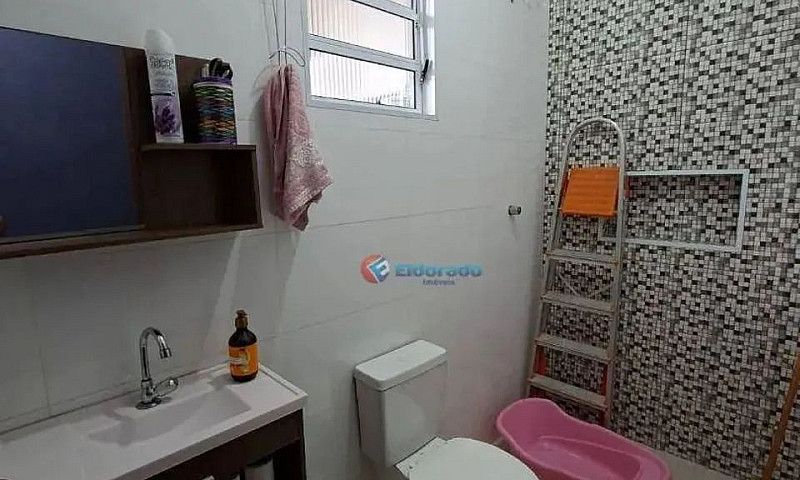 Casa Com 2 Quartos À...