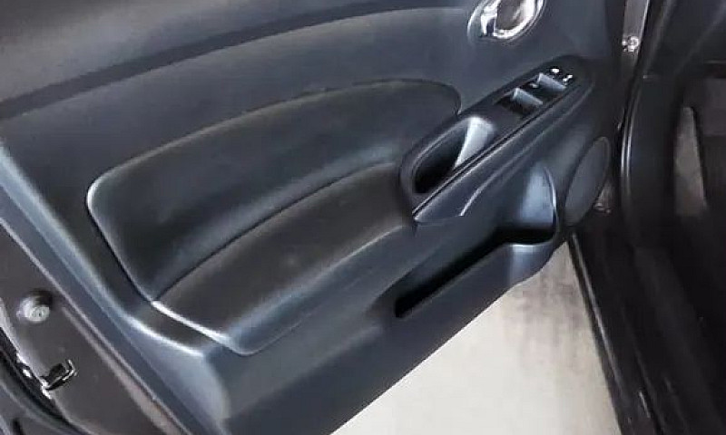 Nissan Versa Unique ...