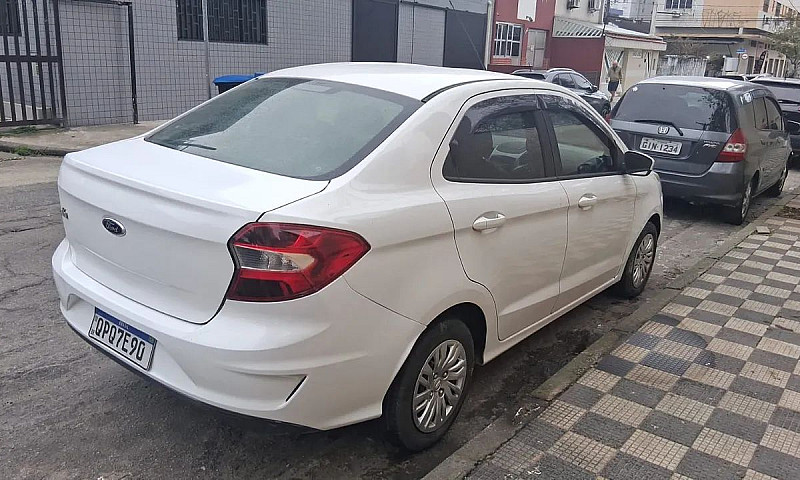 Ford Ka+ Sedan 1.0 T...
