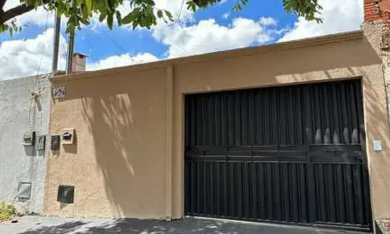 Casa À Venda No Bair...
