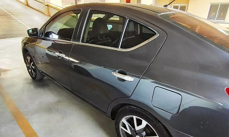 Nissan Versa Unique ...
