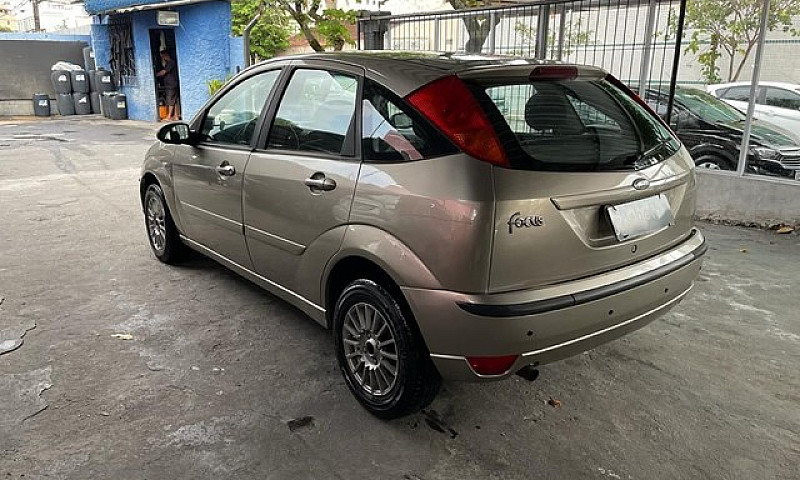 Focus Se 1.6 2005 Co...