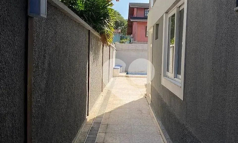 Casa Com 5 Dormitóri...