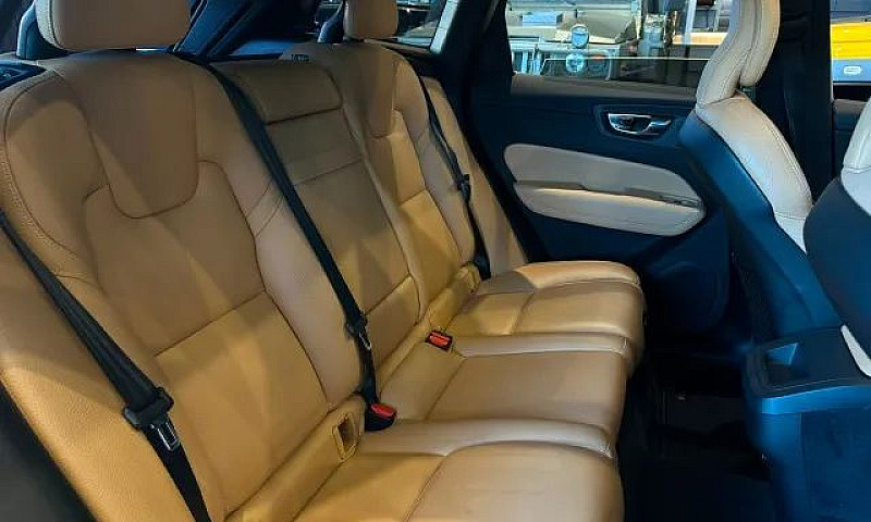 Volvo Xc 60 T-5 Mome...