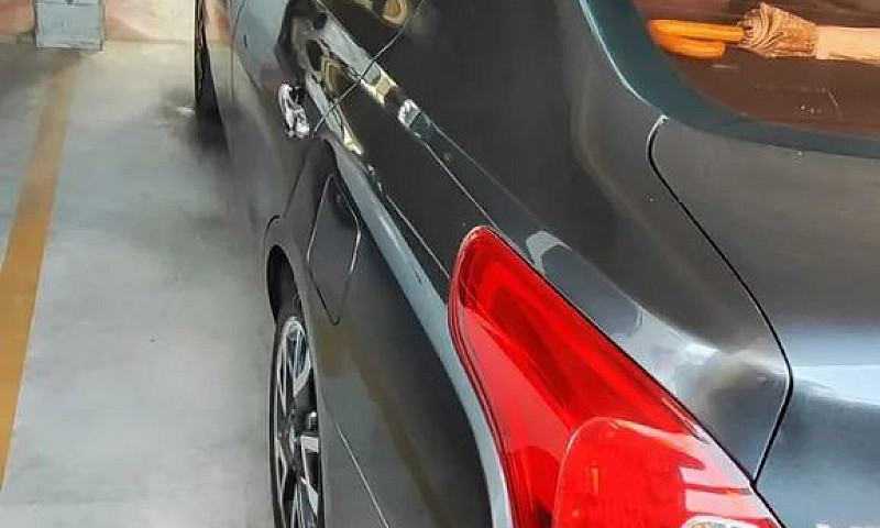 Nissan Versa Unique ...