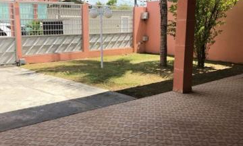 Casa De Um Pavimento...