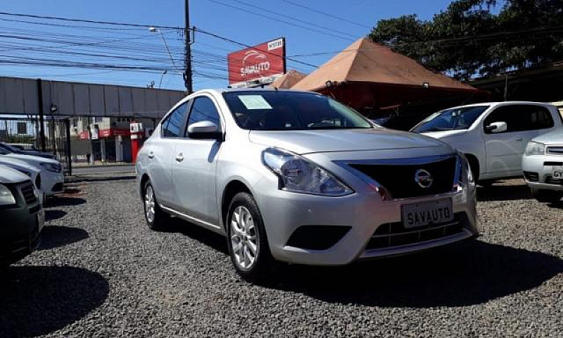 Nissan Versa Versa S...