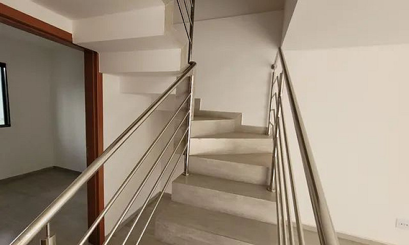 Casa A Venda Com Trê...