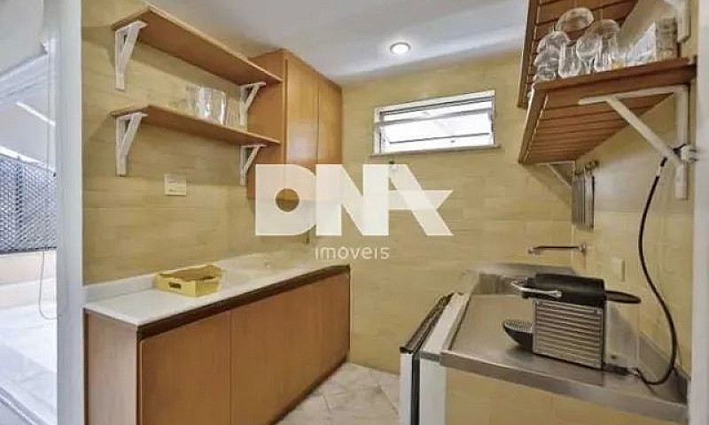 Apartamento-À Venda-...