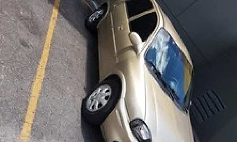 Vende Se Corsa Sedan...