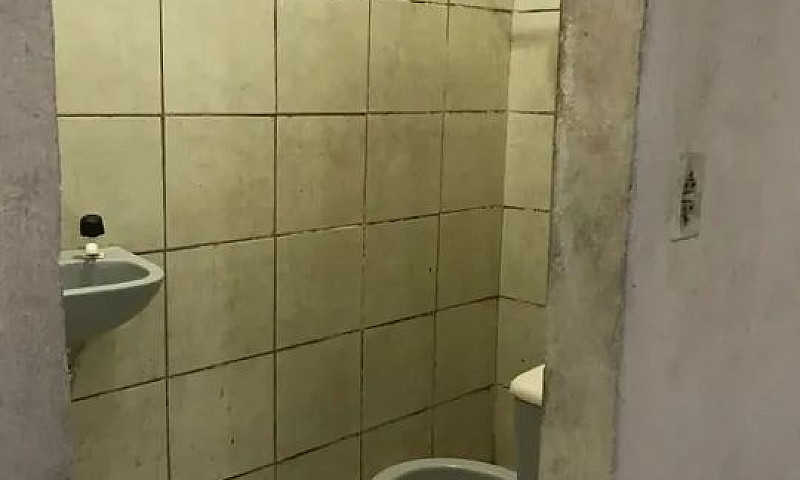Aluga-Se Quarto Com ...