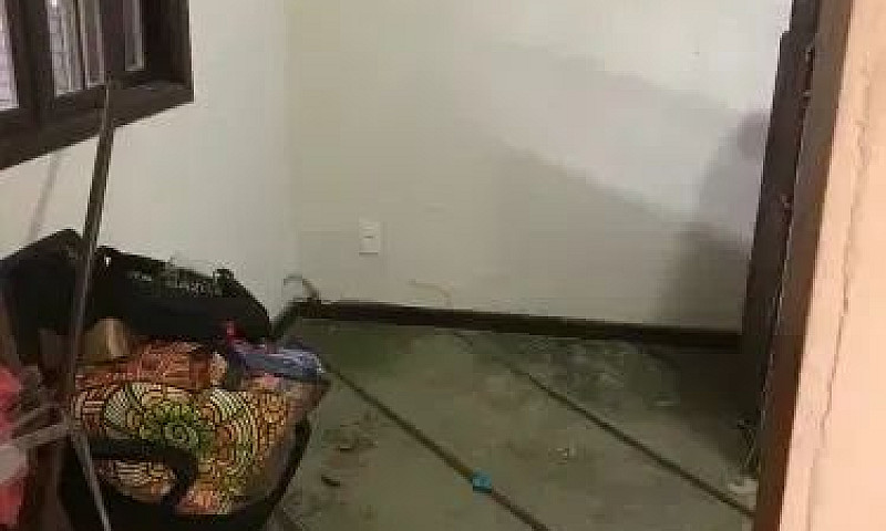 Casa Com 2 Quartos E...