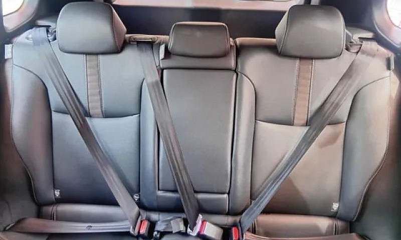 Toyota Corolla Cross...