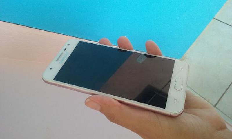 Celular J5...