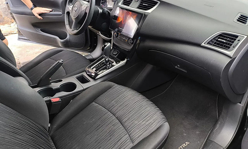 Nissan Sentra S 2.0 ...