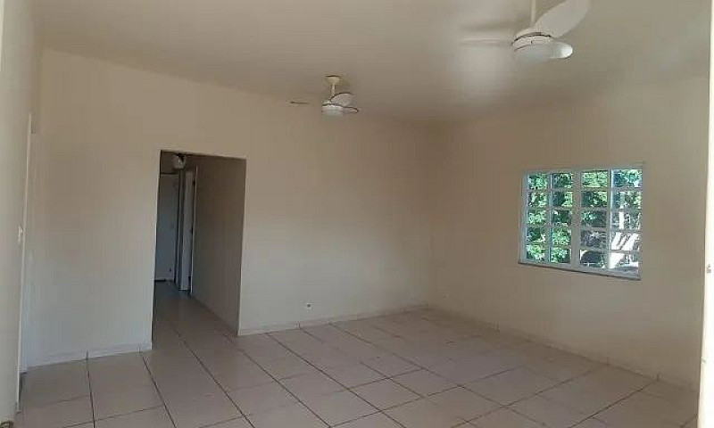 Casa Com 03 Quartos ...