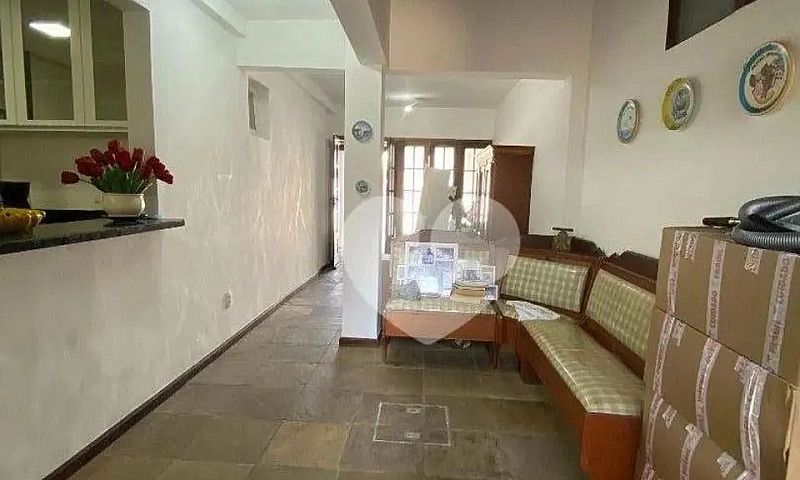 Casa Com 5 Dormitóri...