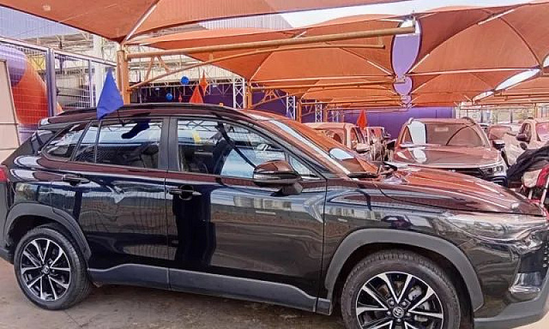 Toyota Corolla Cross...