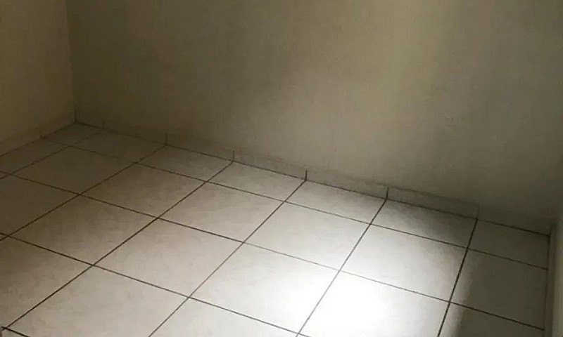 Kitnet Nos Fundos Pa...