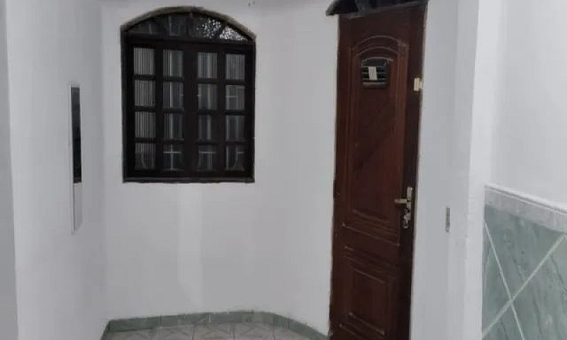 Aluga-Se Um Sobrado ...