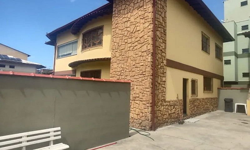 Casa 4 Quartos Ampla...
