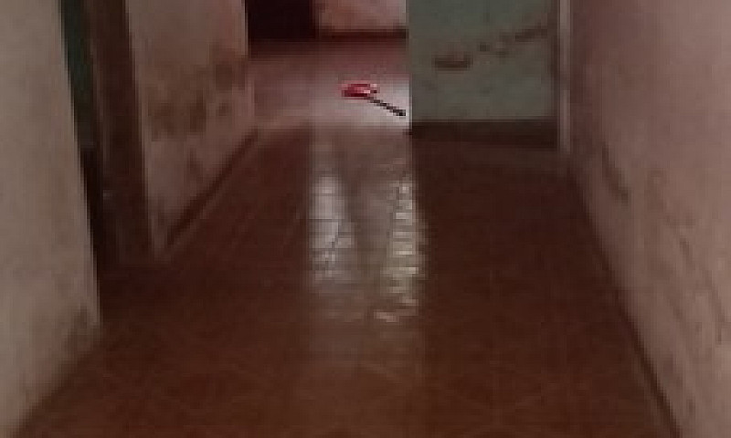 Aluga Se Uma Casa Co...