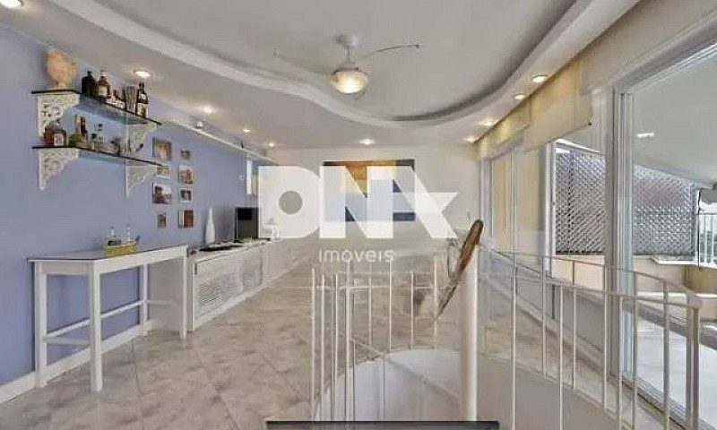 Apartamento-À Venda-...