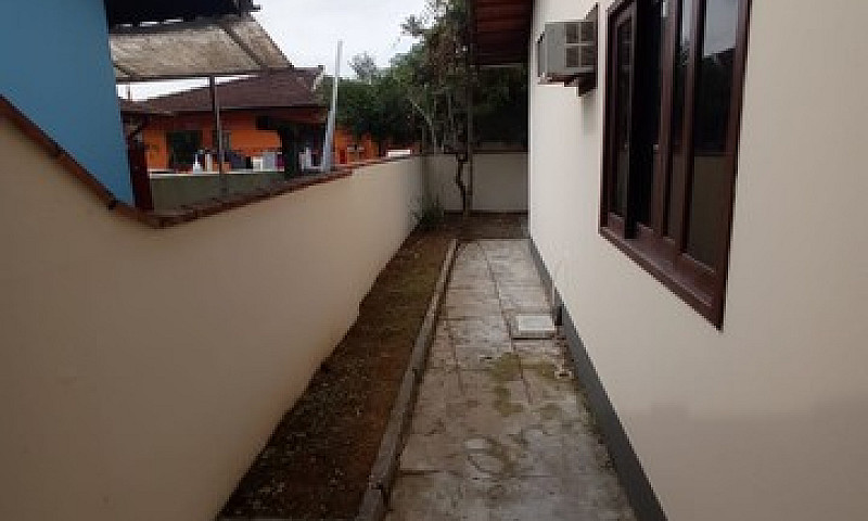 Casa Com 01 Suíte + ...