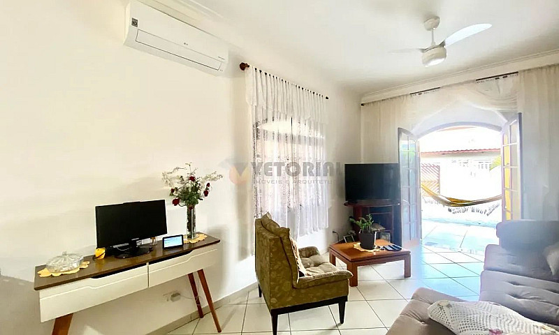 Casa Com 3 Dormitóri...