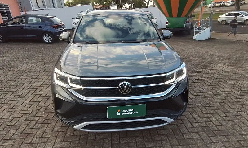 Volkswagen Taos 2023...