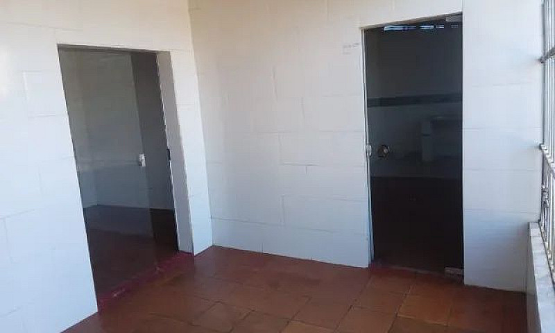 Duas Casa No Mesmo L...